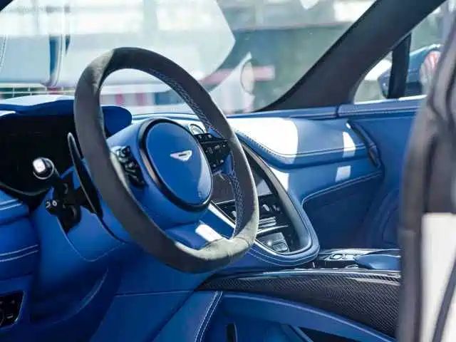 Aston-martin dbx