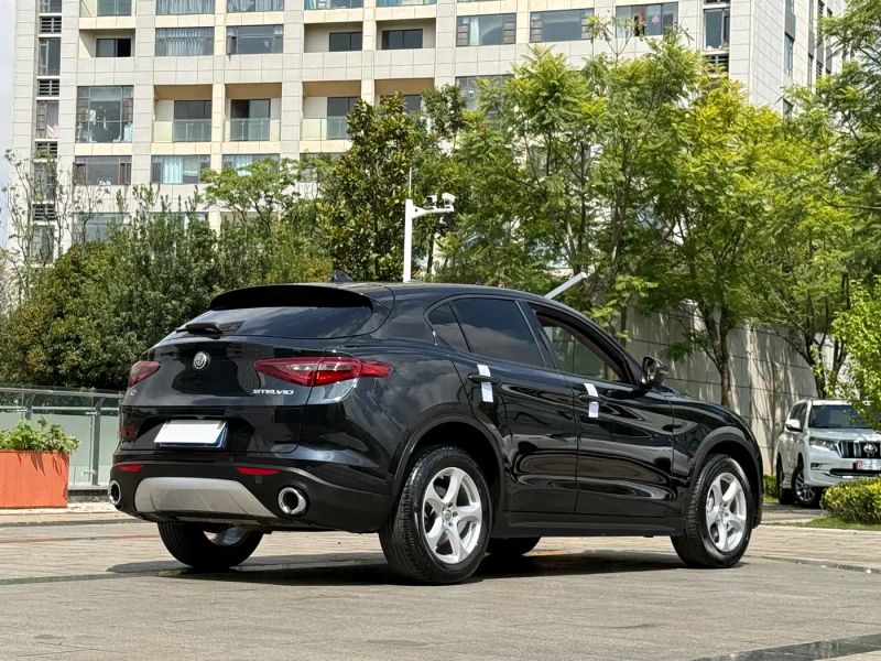 giulia stelvio