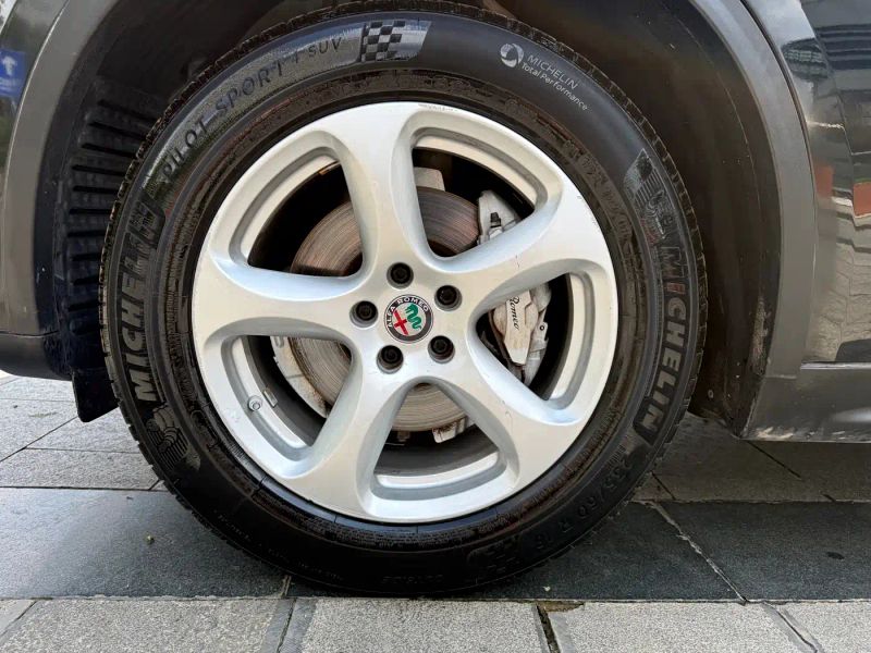 giulia stelvio