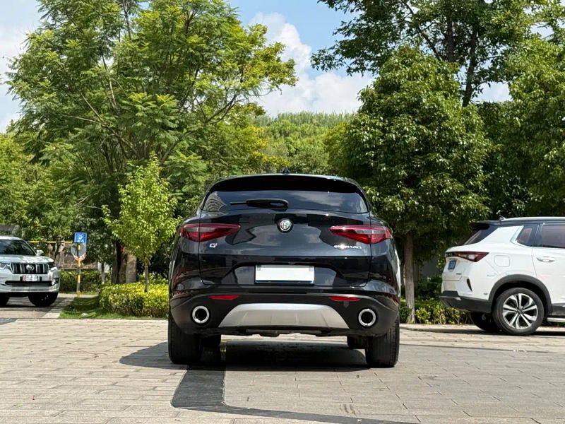 giulia stelvio