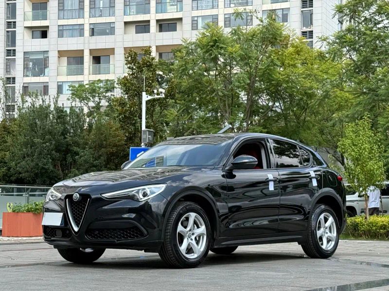 giulia stelvio