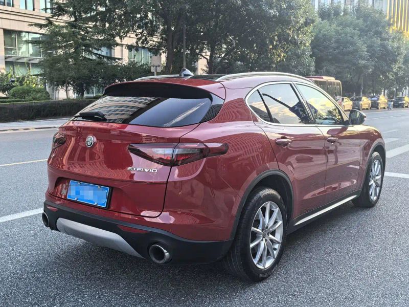 giulia stelvio