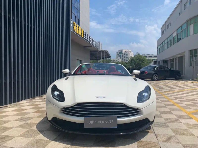Aston-martin db