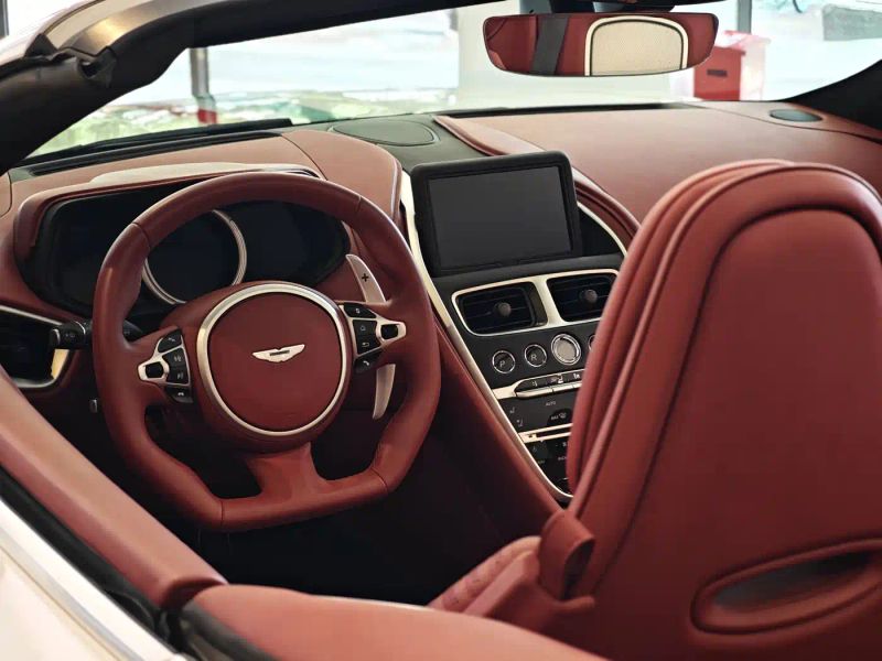 Aston-martin db