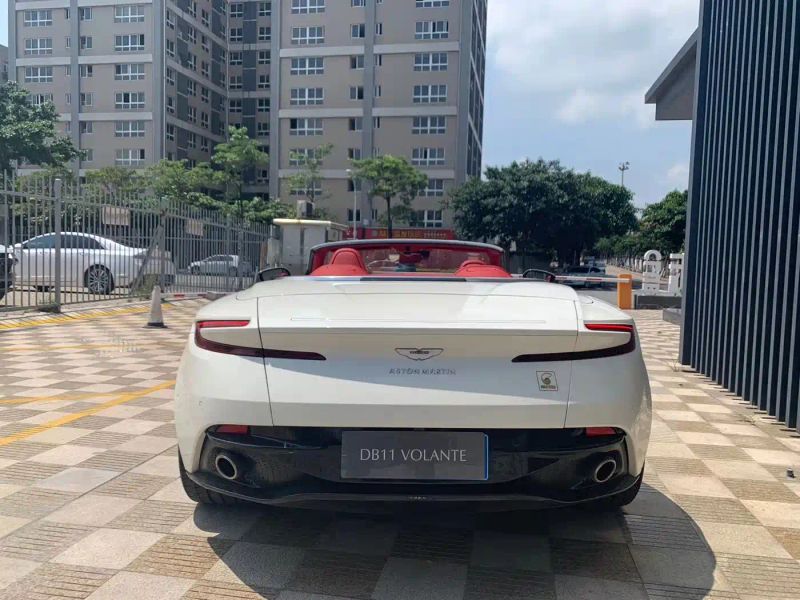 Aston-martin db
