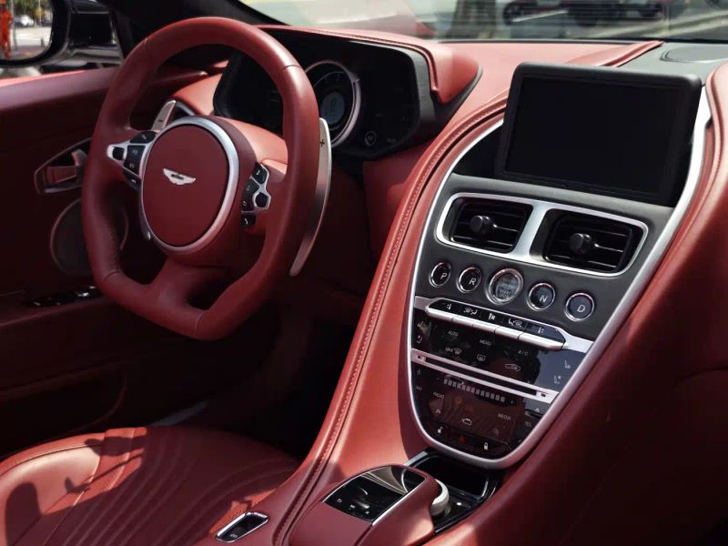 Aston-martin db