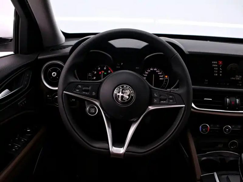 giulia stelvio