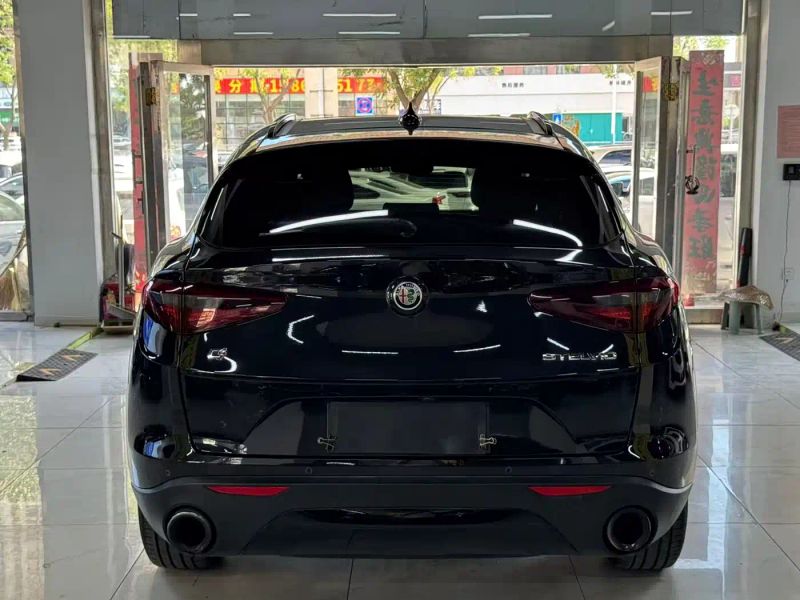 giulia stelvio