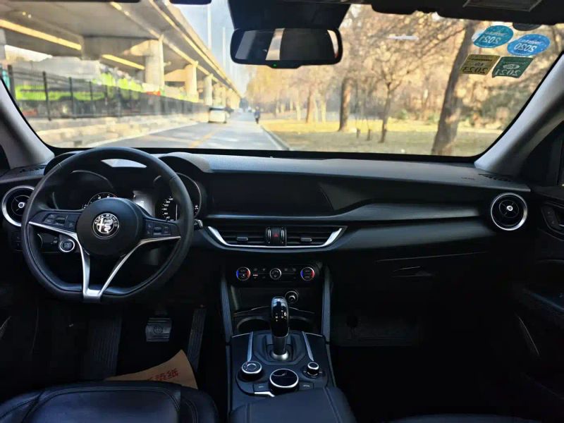 giulia stelvio