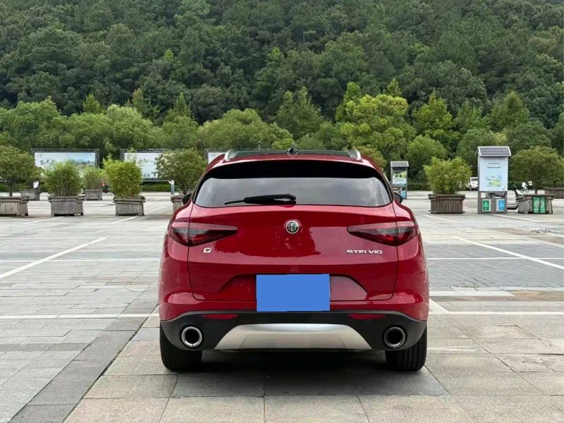 giulia stelvio