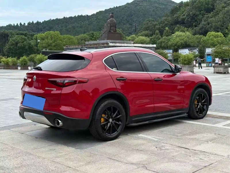 giulia stelvio