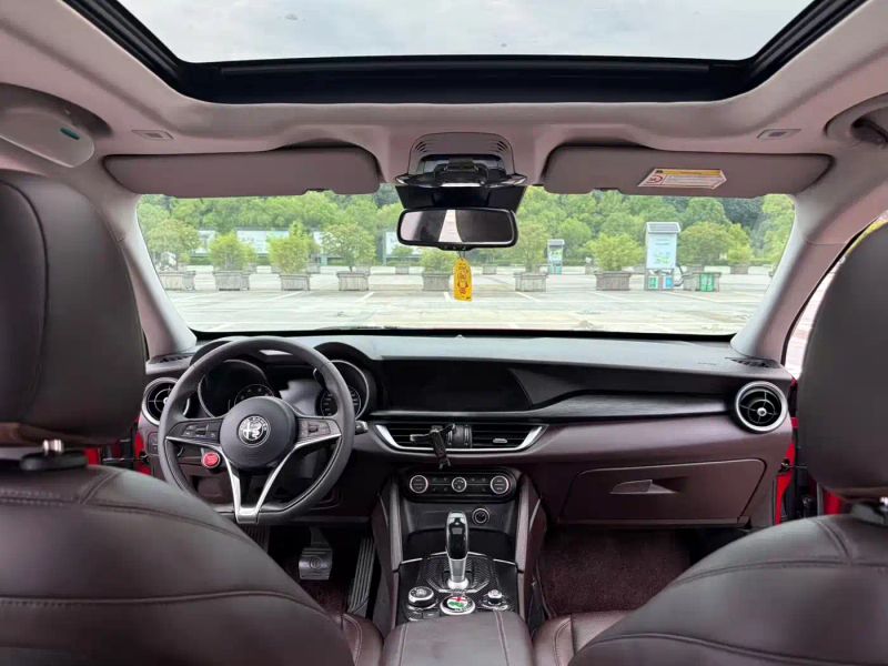 giulia stelvio