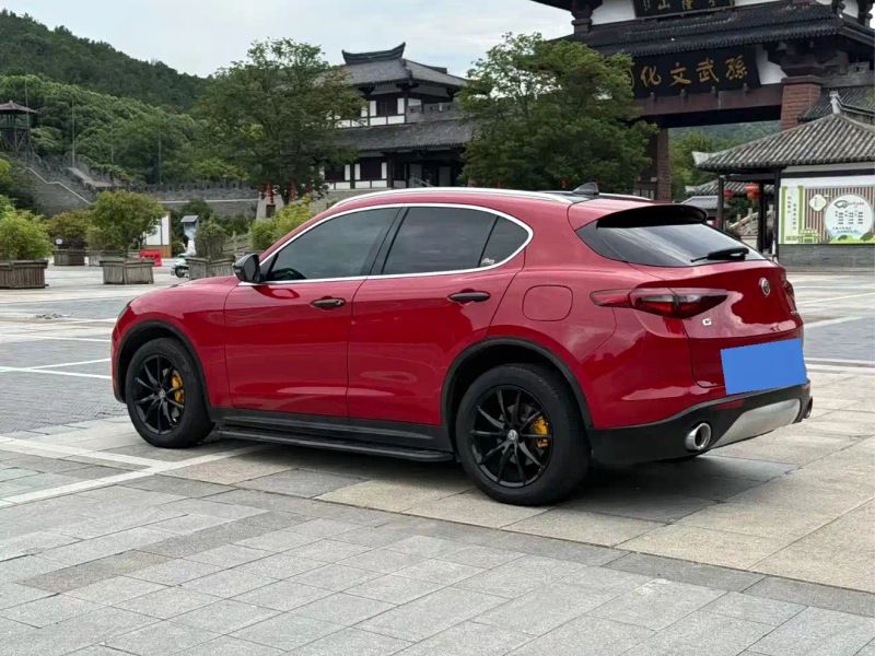 giulia stelvio