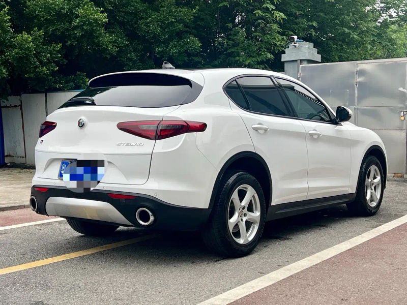 giulia stelvio