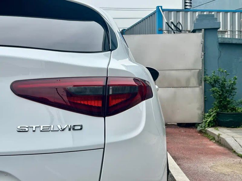 giulia stelvio