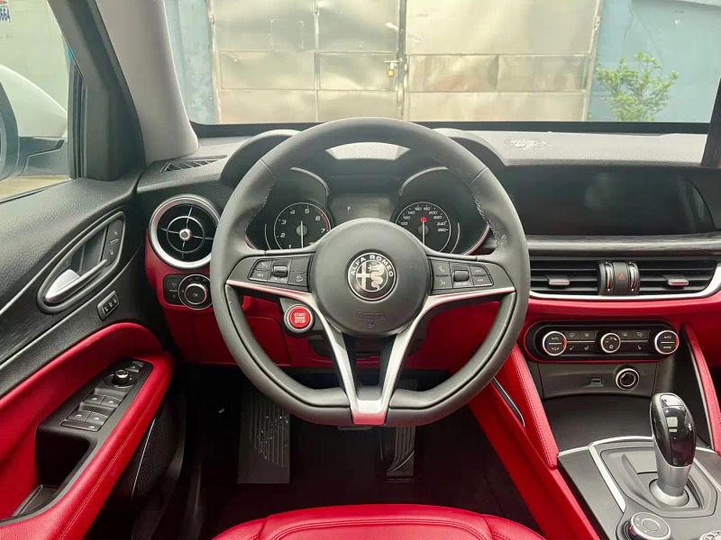 giulia stelvio
