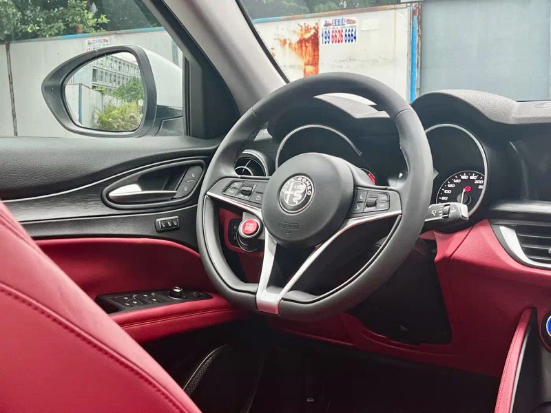 giulia stelvio