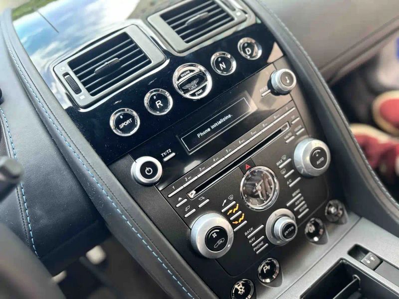 Aston-martin vantage