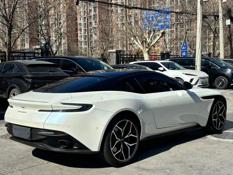 Aston-martin db11