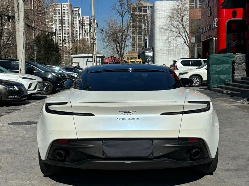 Aston-martin db11