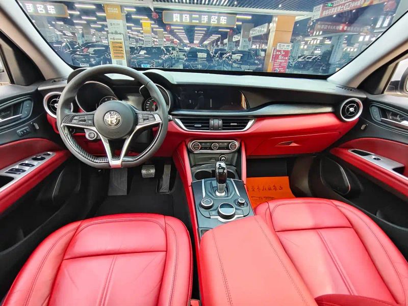 giulia stelvio