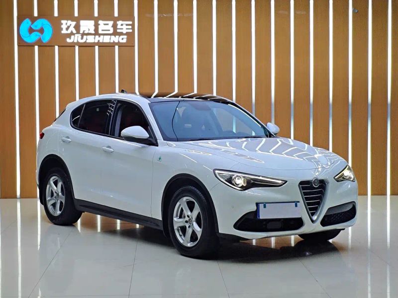 giulia stelvio