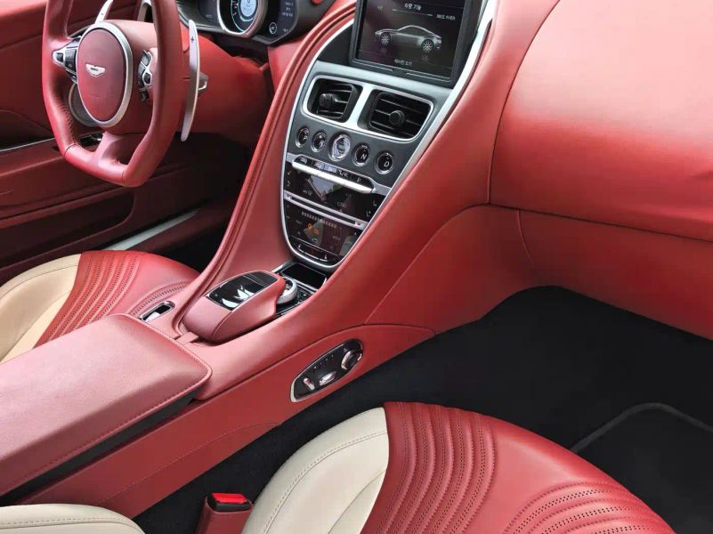Aston-martin db
