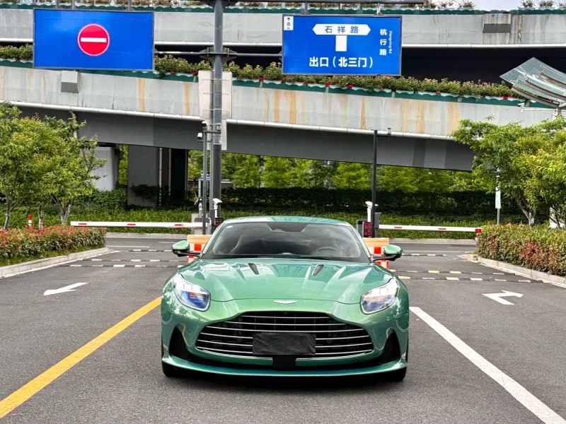 Aston-martin db