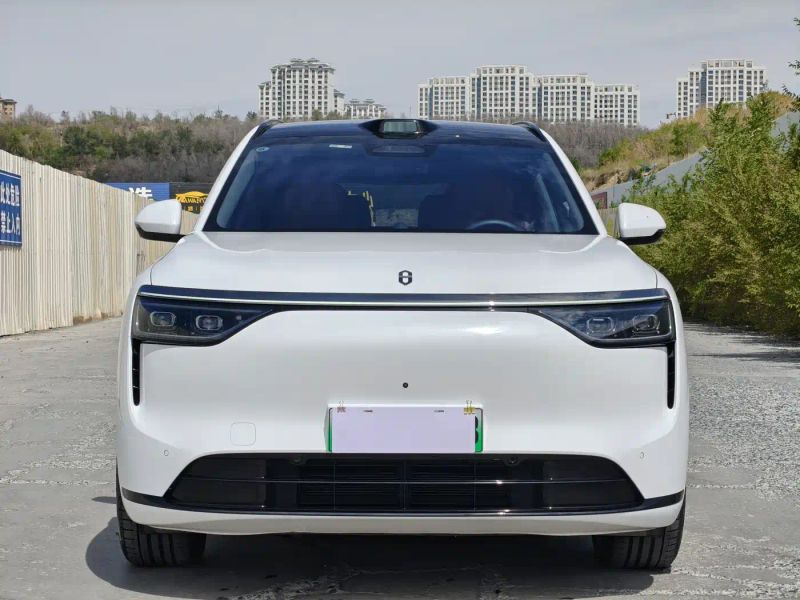 seres m8