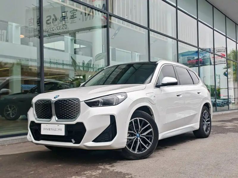 BMW ix1