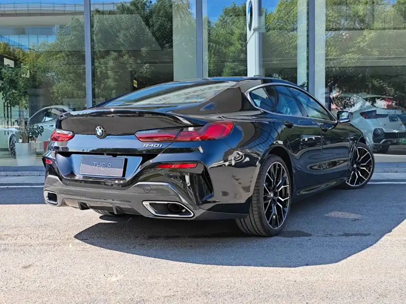 BMW 8-series