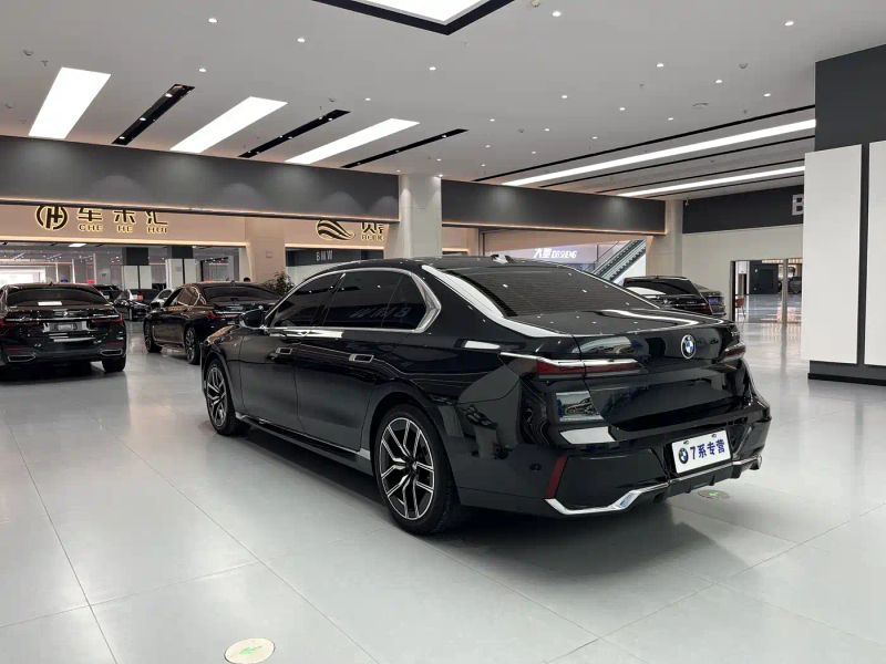BMW 7-series