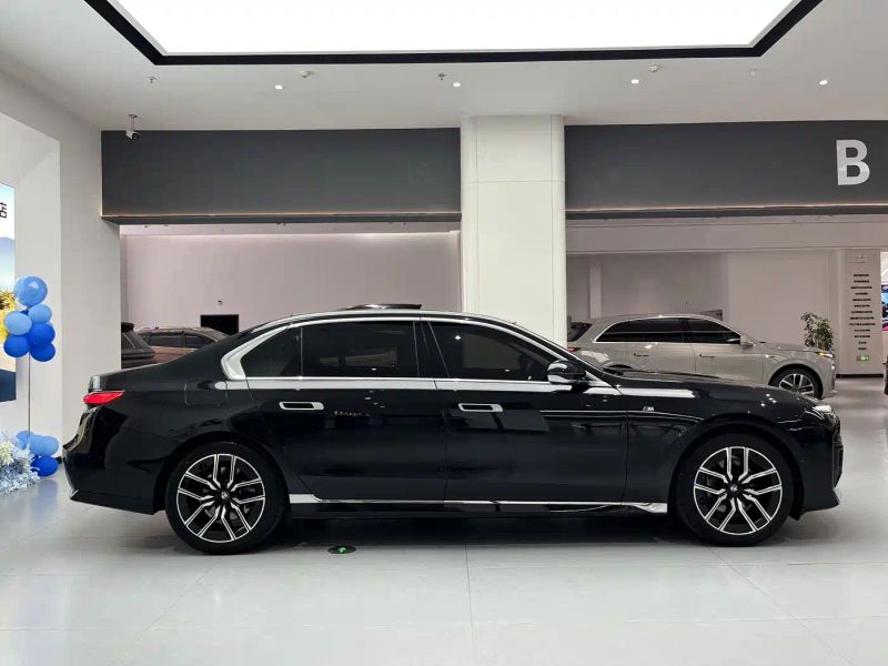 BMW 7-series