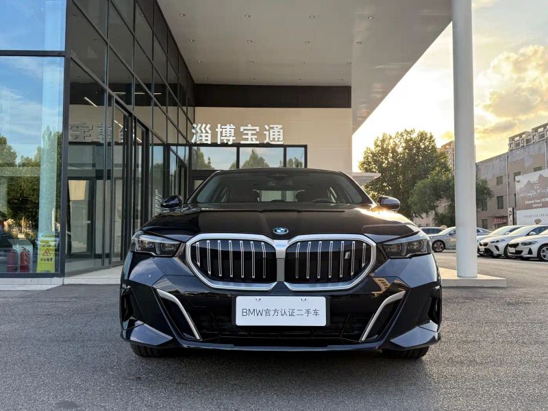 BMW i5