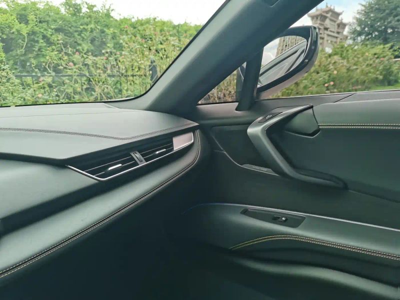 BMW i