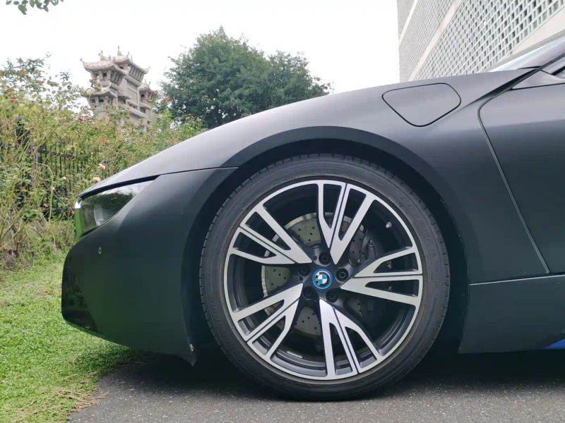 BMW i