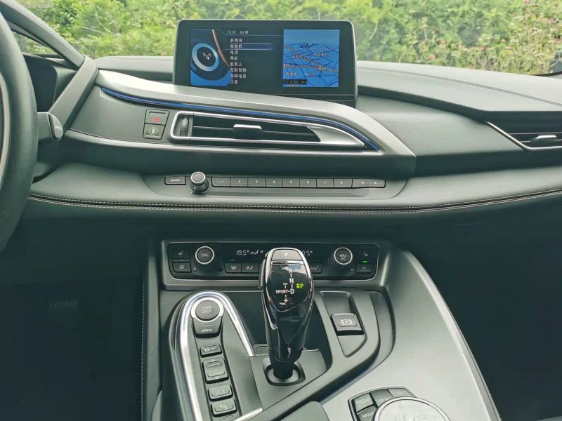 BMW i