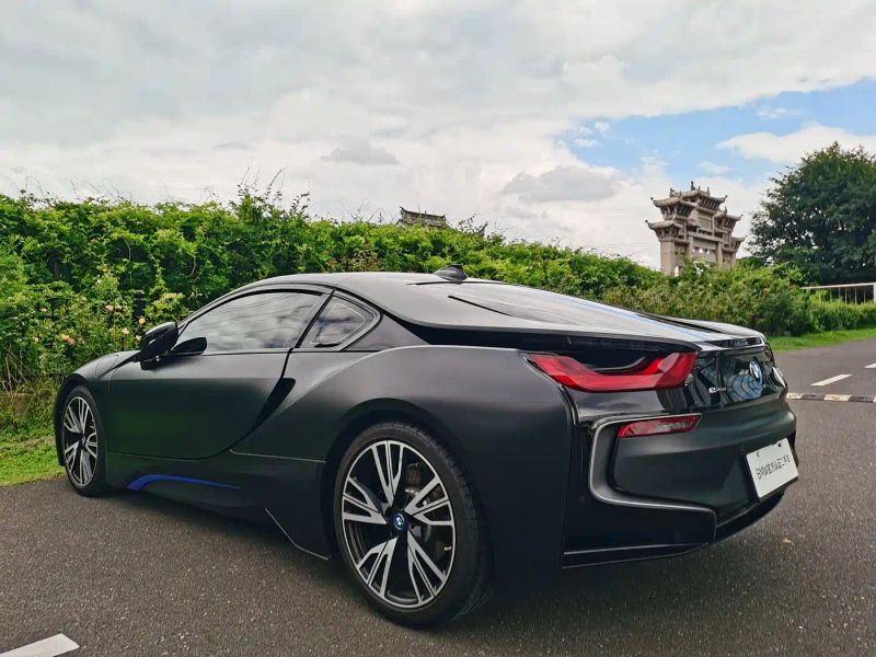 BMW i