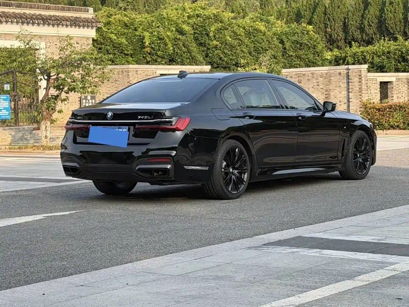 BMW 7-series