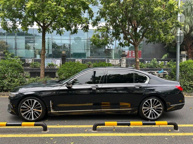BMW 7-series