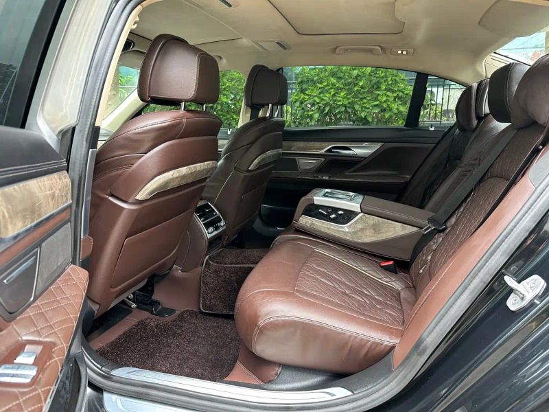 BMW 7-series
