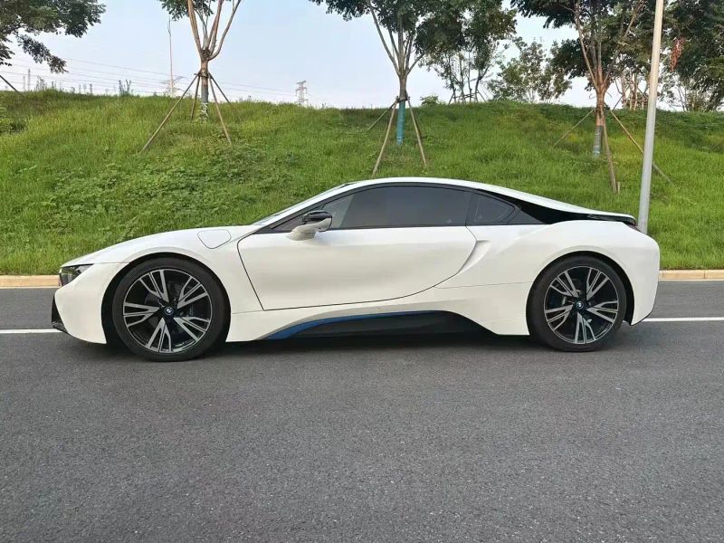 BMW i