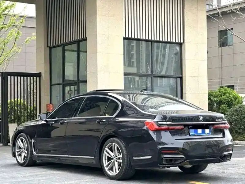BMW 7-series