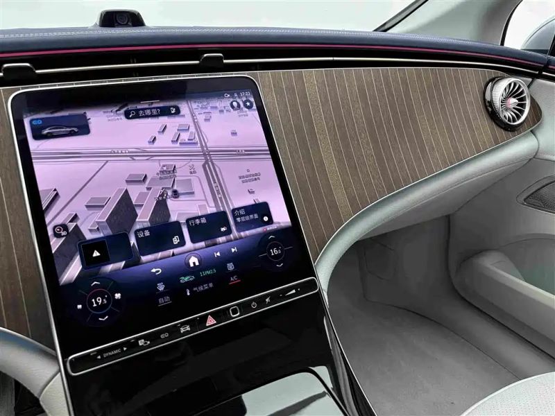 Mercedes-benz eqe