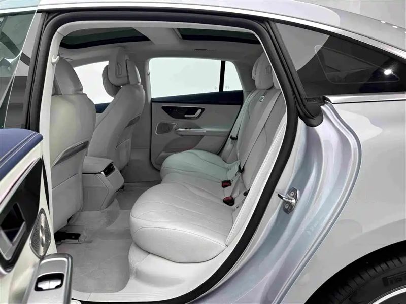 Mercedes-benz eqe