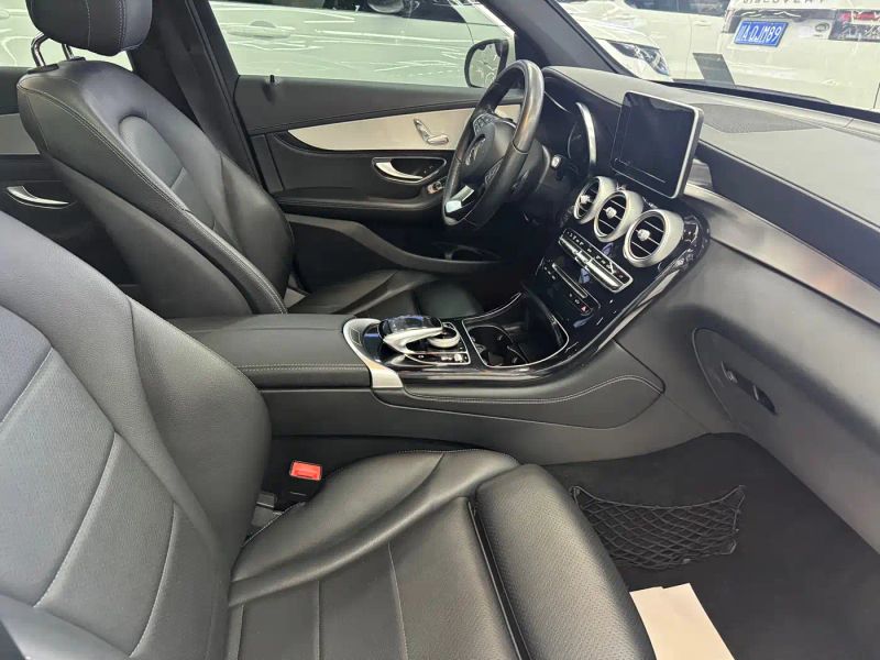 Mercedes-benz glc