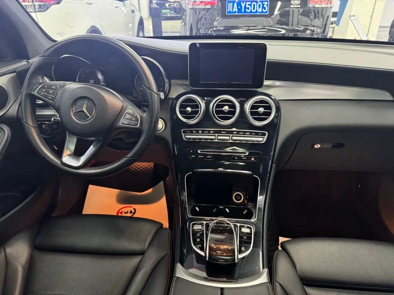 Mercedes-benz glc