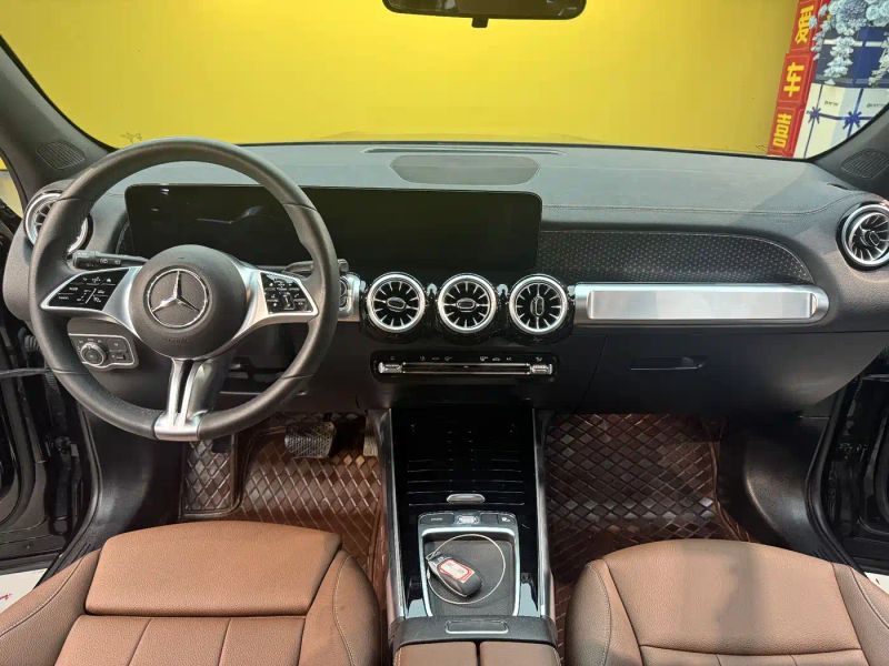 Mercedes-benz glb
