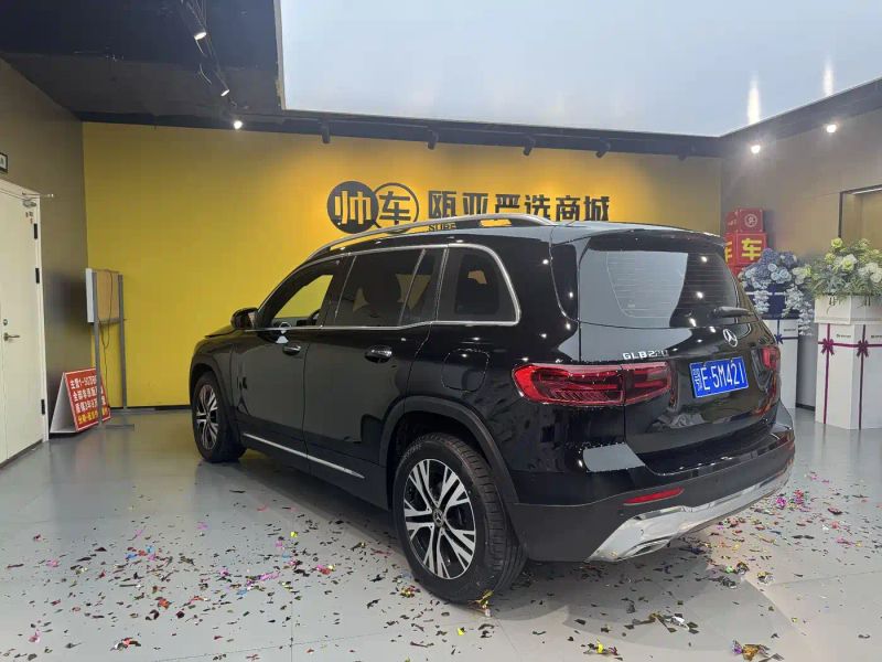 Mercedes-benz glb