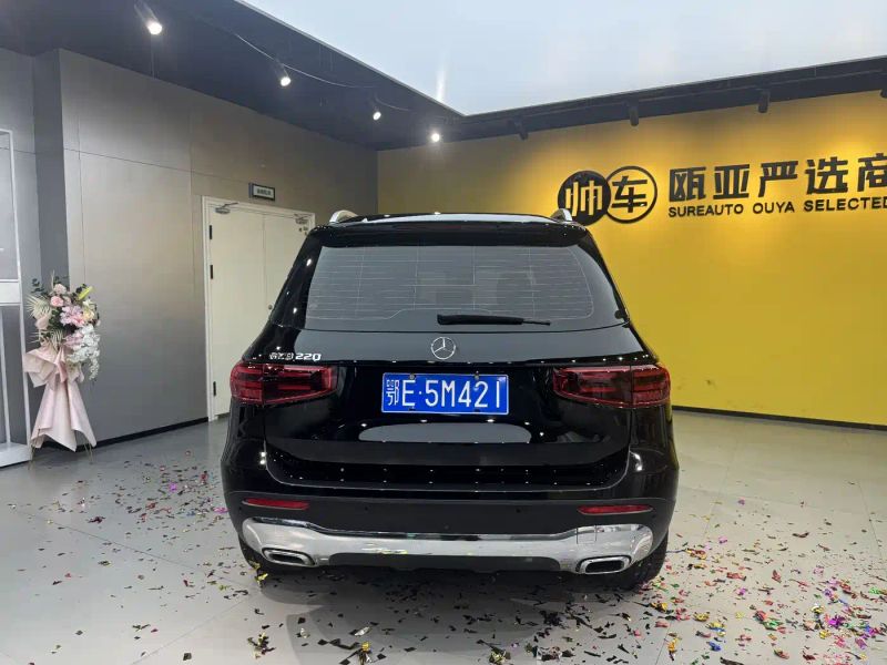 Mercedes-benz glb